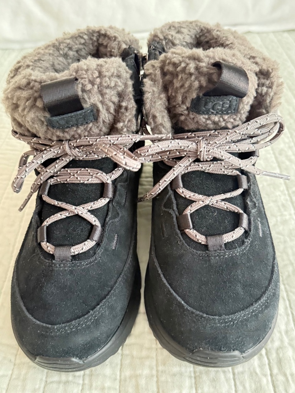 New UGG TerreTrail Cozy Lace Boot Black Size 4
